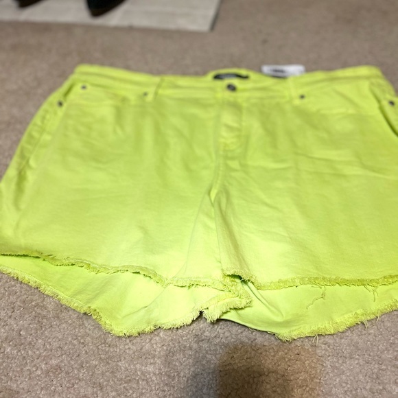 Shorts ❤️ - Picture 3 of 3